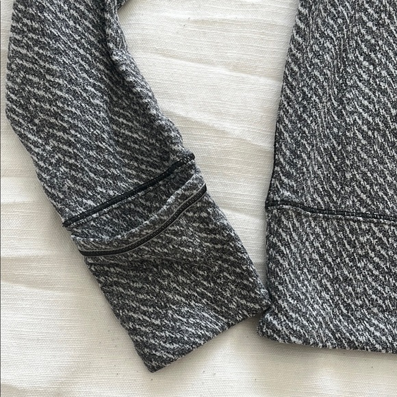 Lululemon Athletica Gray Long Sleeve Athletic Top - Picture 2 of 12